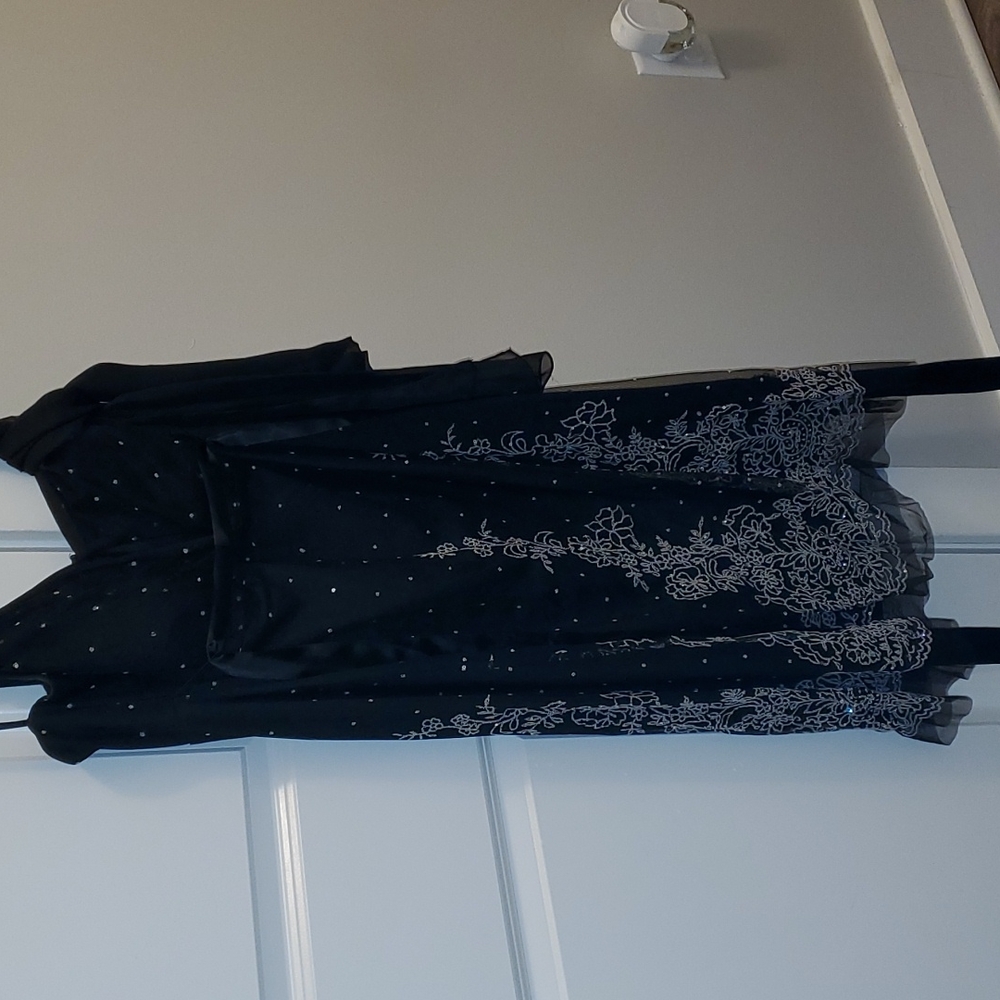 DRESS. BLACK.